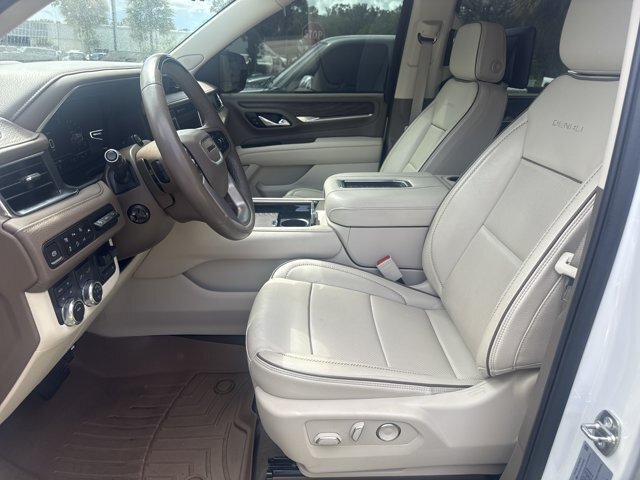 Used 2024 GMC Yukon XL Denali w/ Advanced Technology Package AWD/4WD image 14