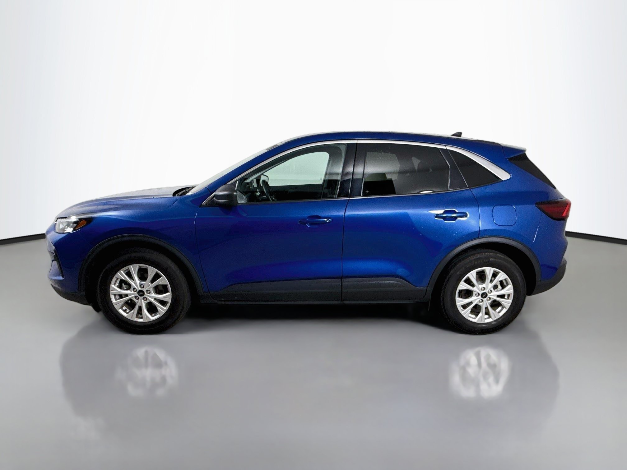 Certified 2023 Ford Escape Active w/ Cold Weather Package FWD image 8