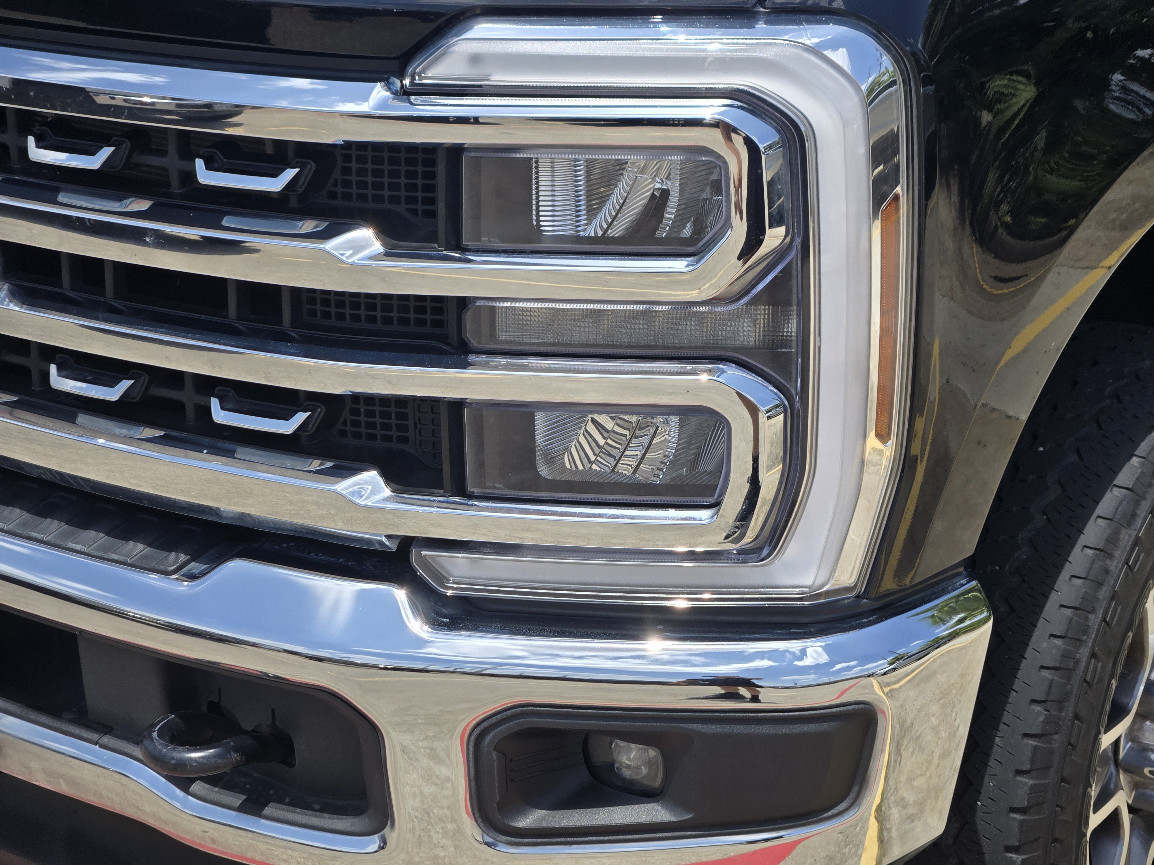 Certified 2024 Ford F250 Lariat w/ FX4 Off-Road Package AWD/4WD image 6