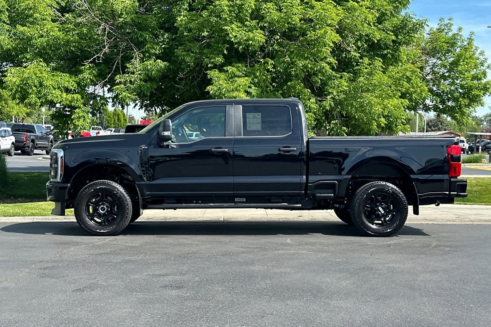 Certified 2025 Ford F250 XL w/ STX Appearance Package AWD/4WD image 5