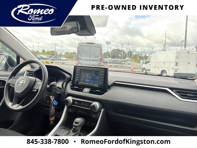Used 2022 Toyota RAV4 LE AWD/4WD image 15