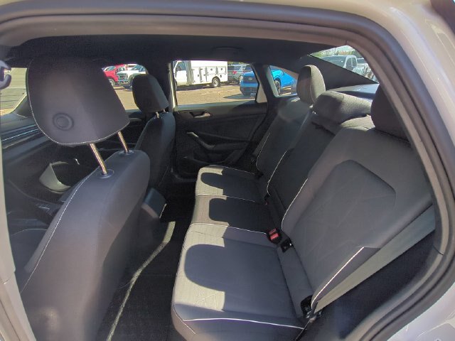 Used 2025 Volkswagen Jetta Sport FWD image 28