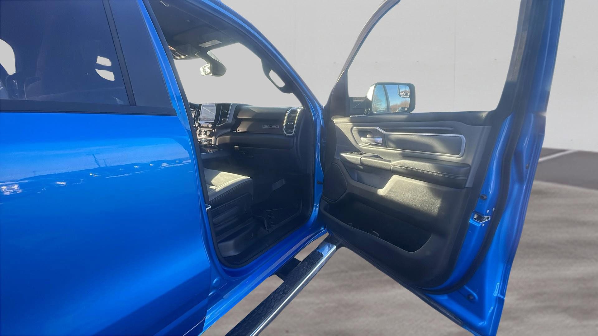Used 2022 RAM 1500 Big Horn AWD/4WD image 17