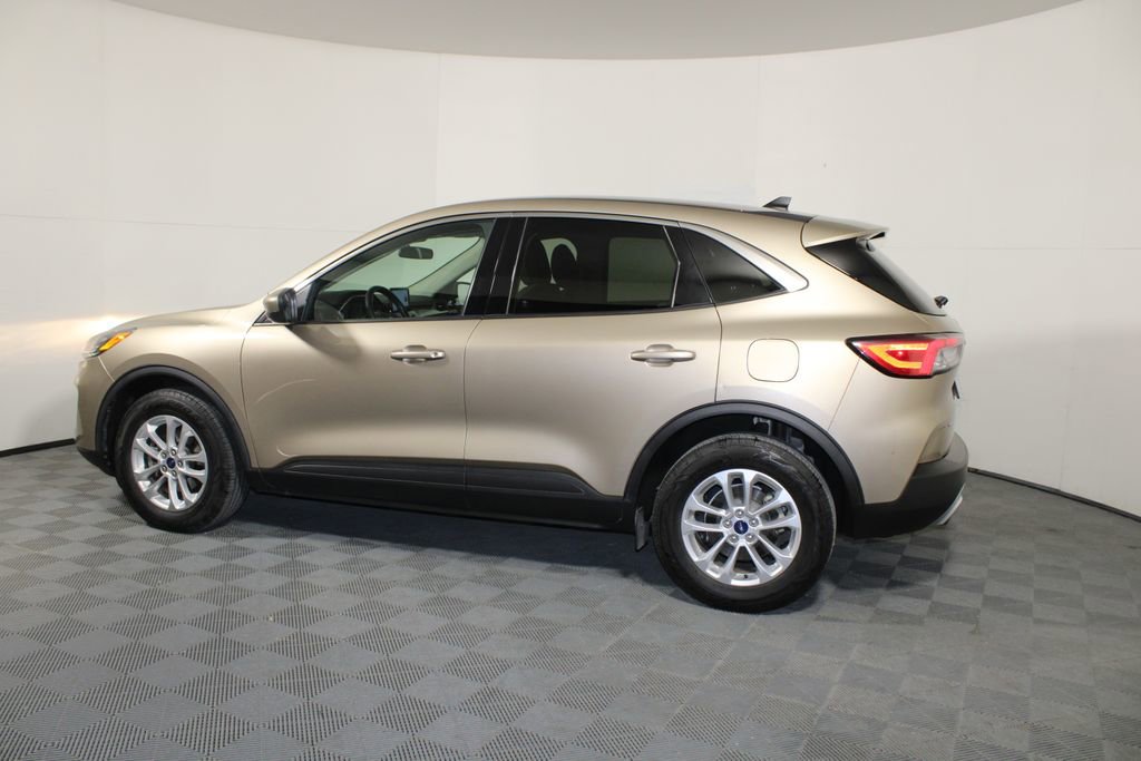 Certified 2020 Ford Escape SE image 5