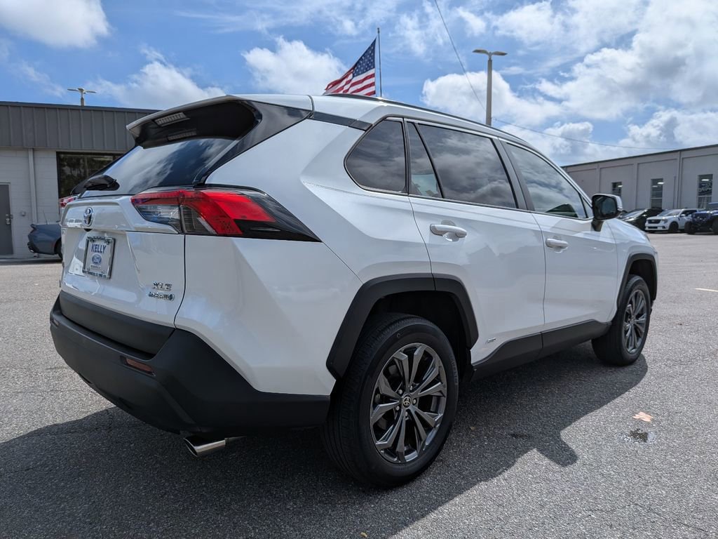 Used 2023 Toyota RAV4 XLE Premium image 6