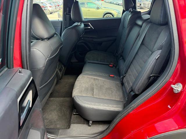 Used 2023 Mitsubishi Outlander SE AWD/4WD image 13