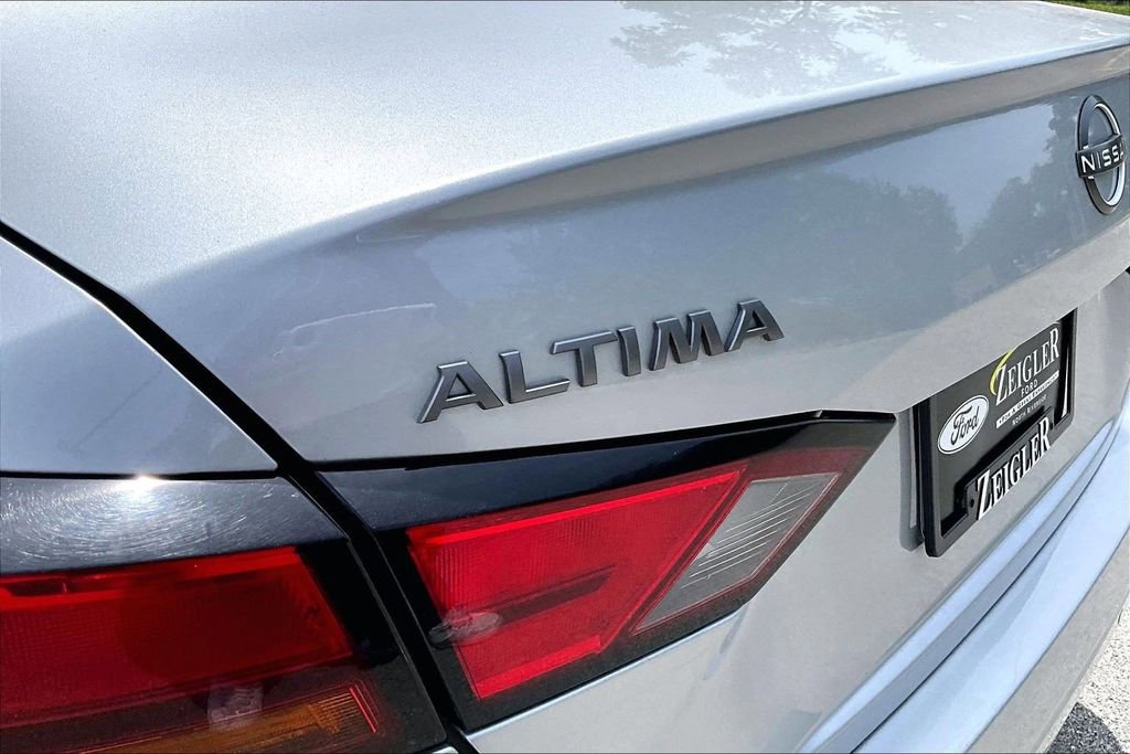 Used 2024 Nissan Altima 2.5 SV FWD image 8