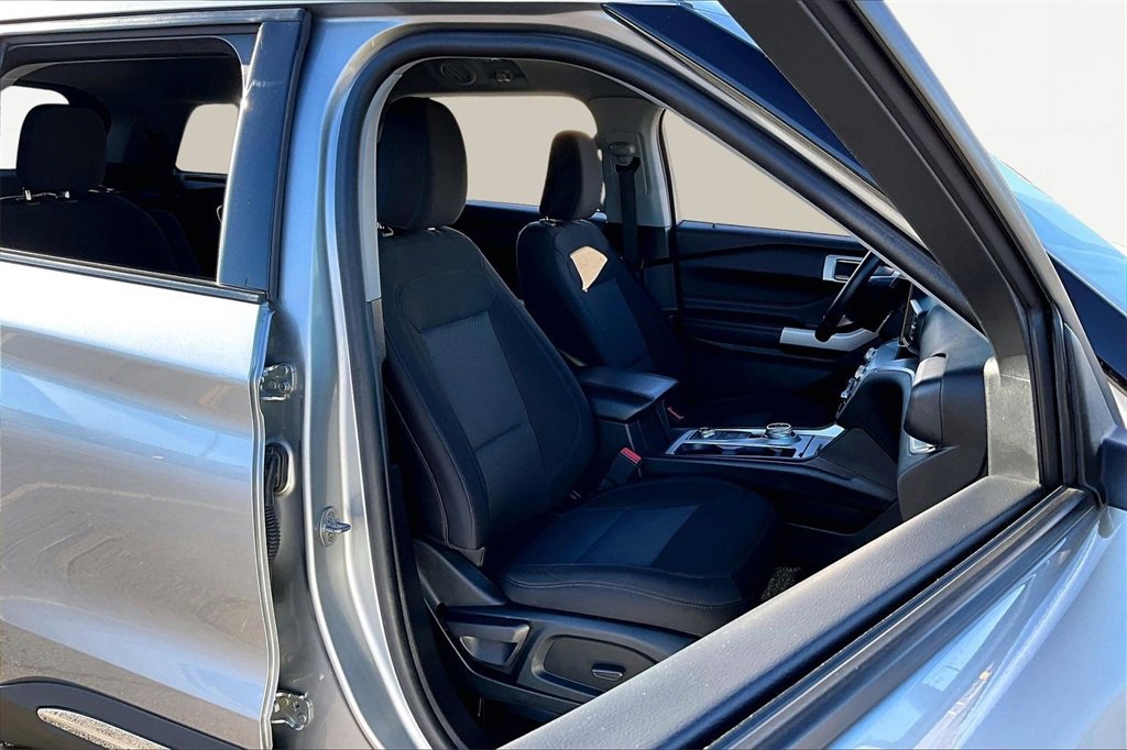 Certified 2022 Ford Explorer XLT image 7