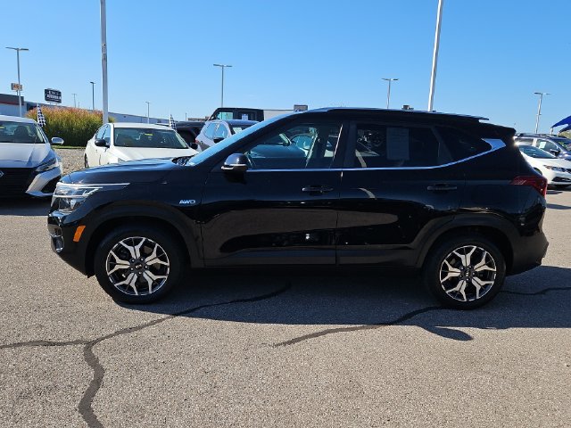 Used 2021 Kia Seltos EX AWD/4WD image 2