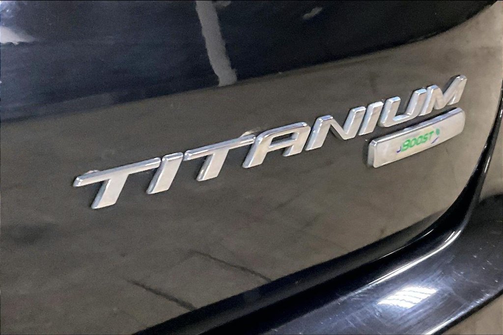 Certified 2019 Ford Edge Titanium w/ Equipment Group 301A AWD/4WD image 8