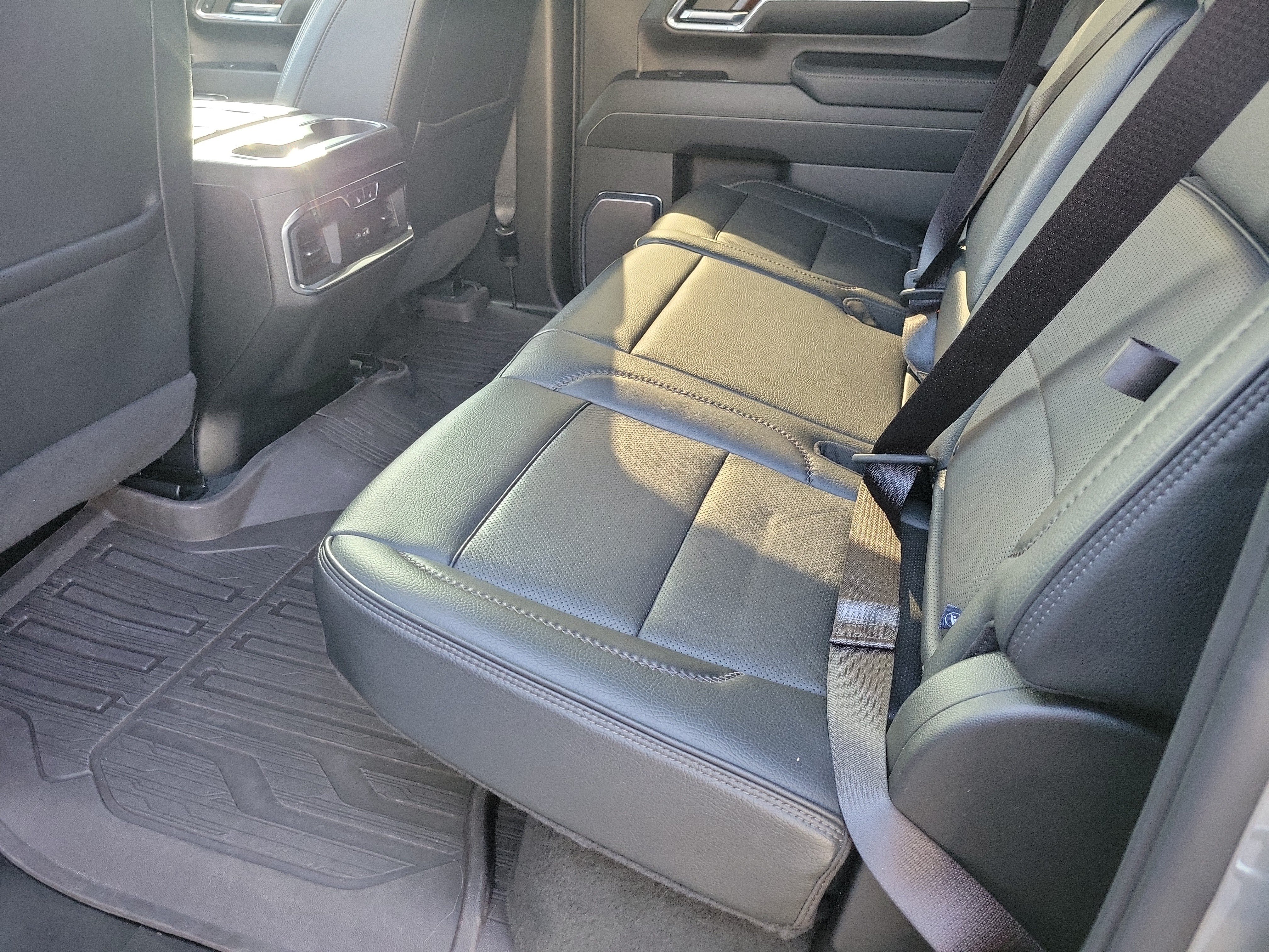 Used 2024 GMC Sierra 2500 Denali w/ Denali Reserve Package AWD/4WD image 14