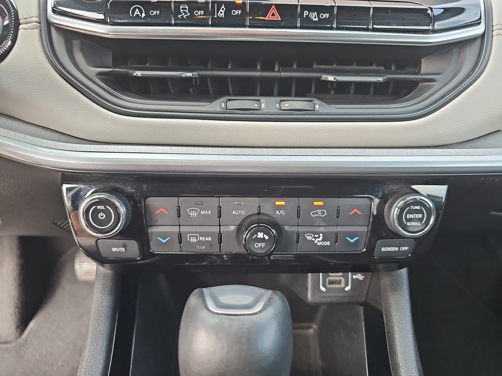 Used 2025 Jeep Compass Limited AWD/4WD image 22