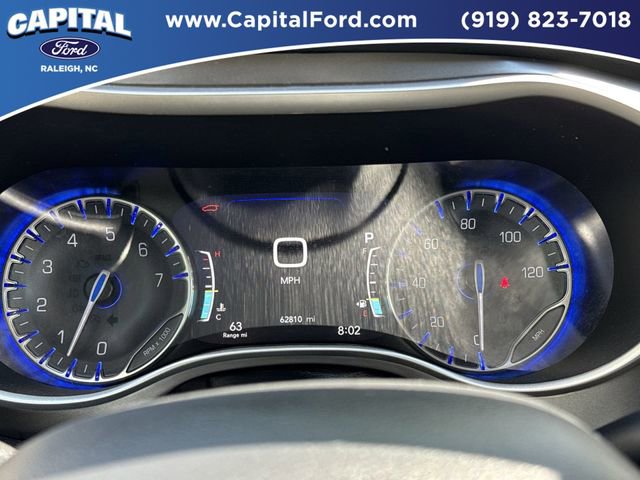 Used 2023 Chrysler Pacifica Touring-L FWD image 24