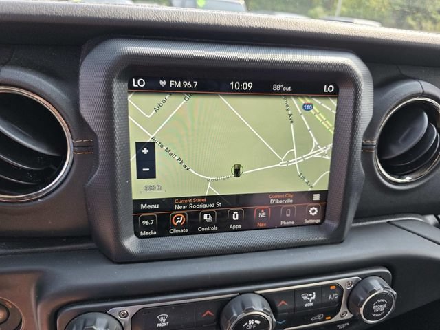 Used 2023 Jeep Wrangler Unlimited Sahara AWD/4WD image 15