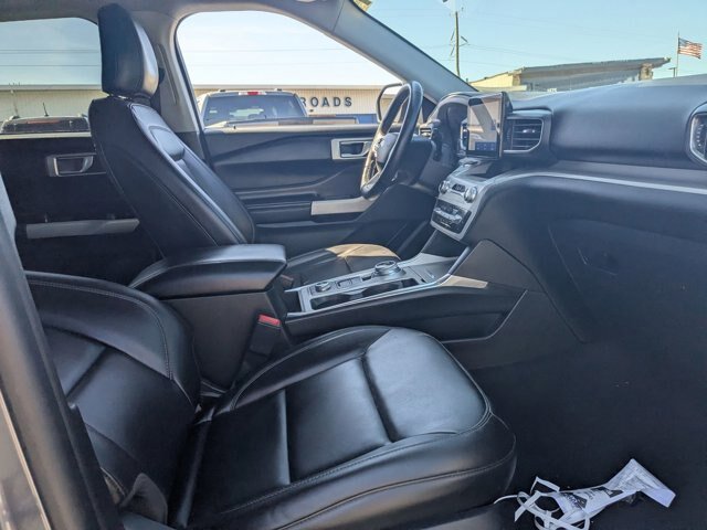 Certified 2023 Ford Explorer XLT w/ Equipment Group 202A AWD/4WD image 34
