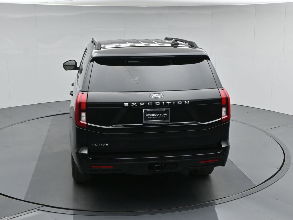 Certified 2025 Ford Expedition Active AWD/4WD image 46