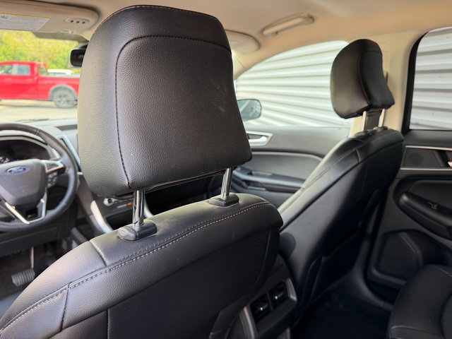 Certified 2024 Ford Edge SEL w/ Convenience Package AWD/4WD image 17