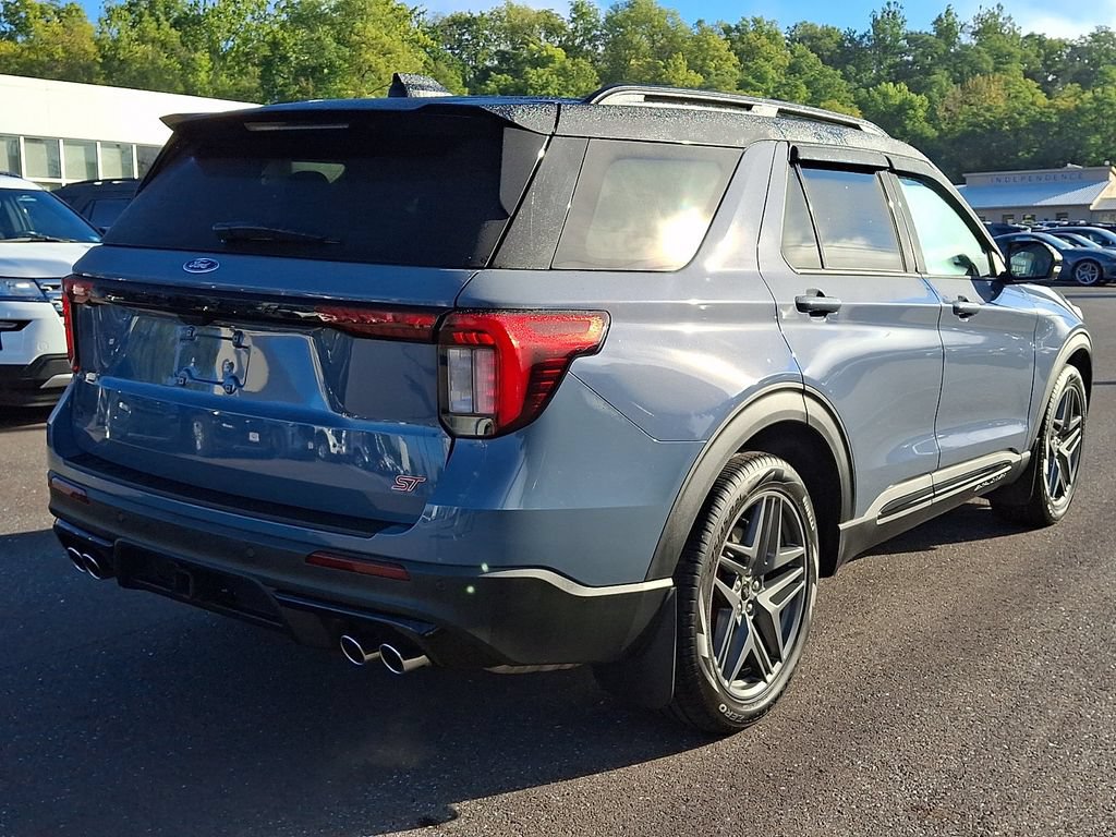 Certified 2025 Ford Explorer ST AWD/4WD image 10