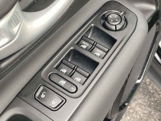 Used 2023 Jeep Renegade Altitude w/ Convenience Group I image 21