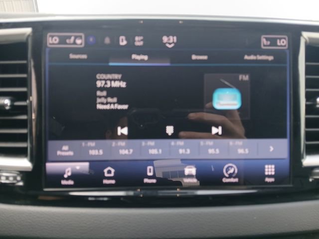 Used 2024 Chrysler Pacifica Touring-L FWD image 21