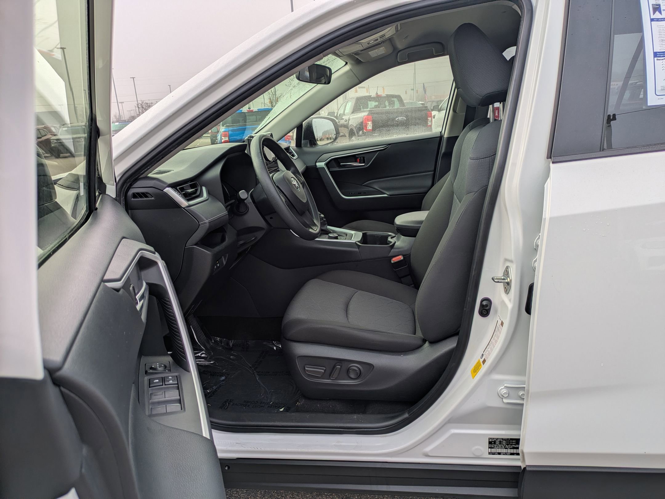 Used 2024 Toyota RAV4 XLE image 15