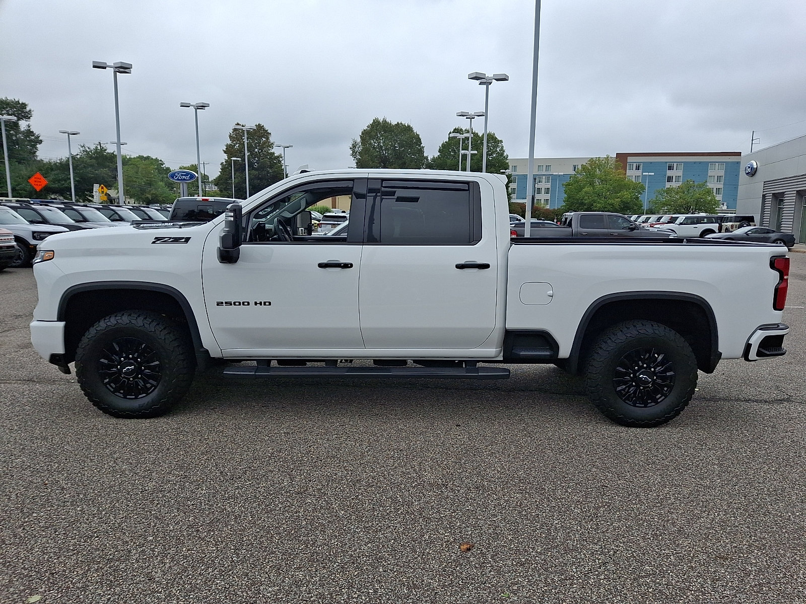 Used 2024 Chevrolet Silverado 2500 LTZ w/ LTZ Plus Package AWD/4WD image 6