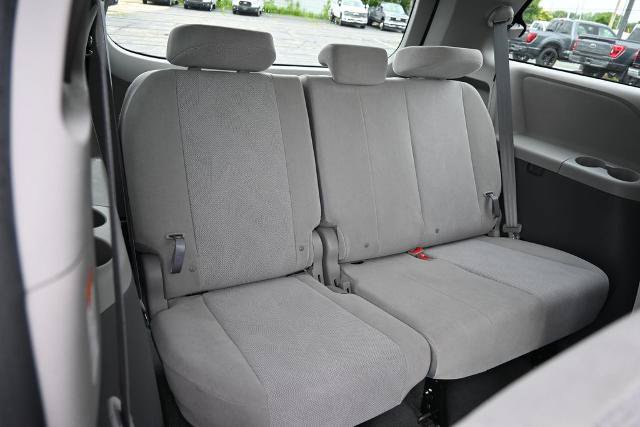 Used 2020 Toyota Sienna L FWD image 24