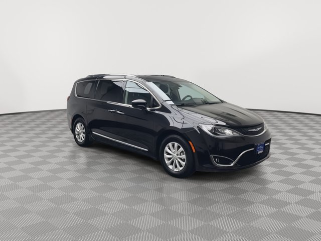 Used 2019 Chrysler Pacifica Touring-L FWD image 32
