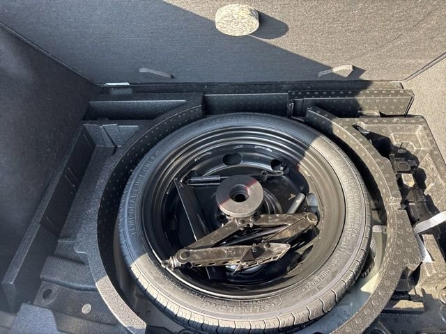 Used 2024 Volkswagen Taos SE AWD/4WD image 42