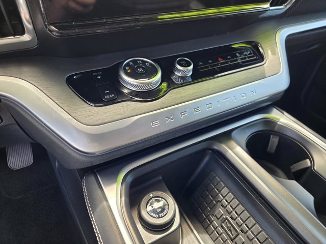 Certified 2025 Ford Expedition Platinum AWD/4WD image 23