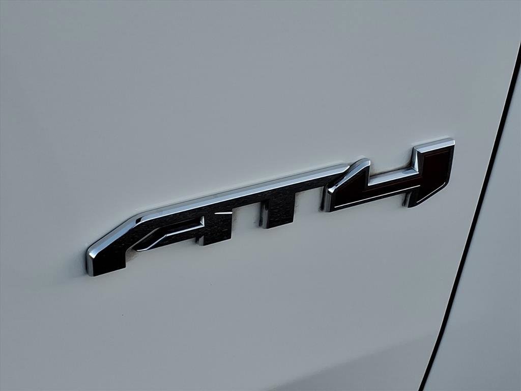 Used 2024 GMC Yukon AT4 w/ AT4 Premium Plus Package image 7