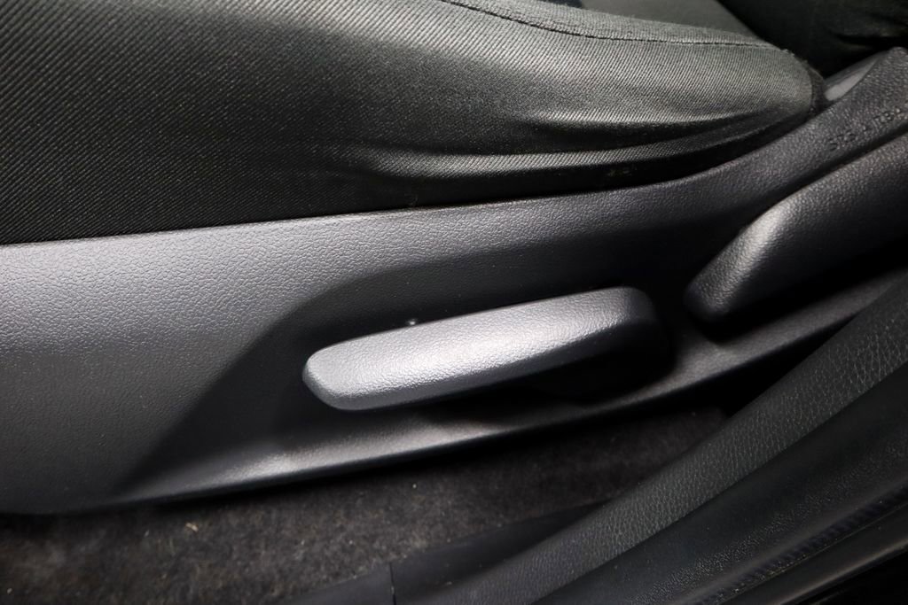 Used 2023 Toyota RAV4 LE AWD/4WD image 23