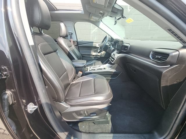 Certified 2023 Ford Explorer XLT w/ Equipment Group 202A AWD/4WD image 13