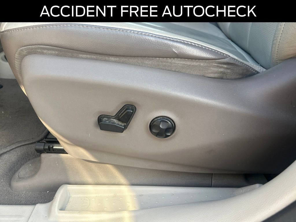 Used 2017 Chrysler Pacifica Touring-L Plus FWD image 10
