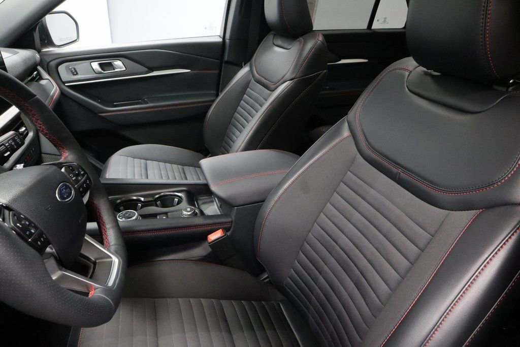 Certified 2025 Ford Explorer ST-Line w/ Premium Package image 24
