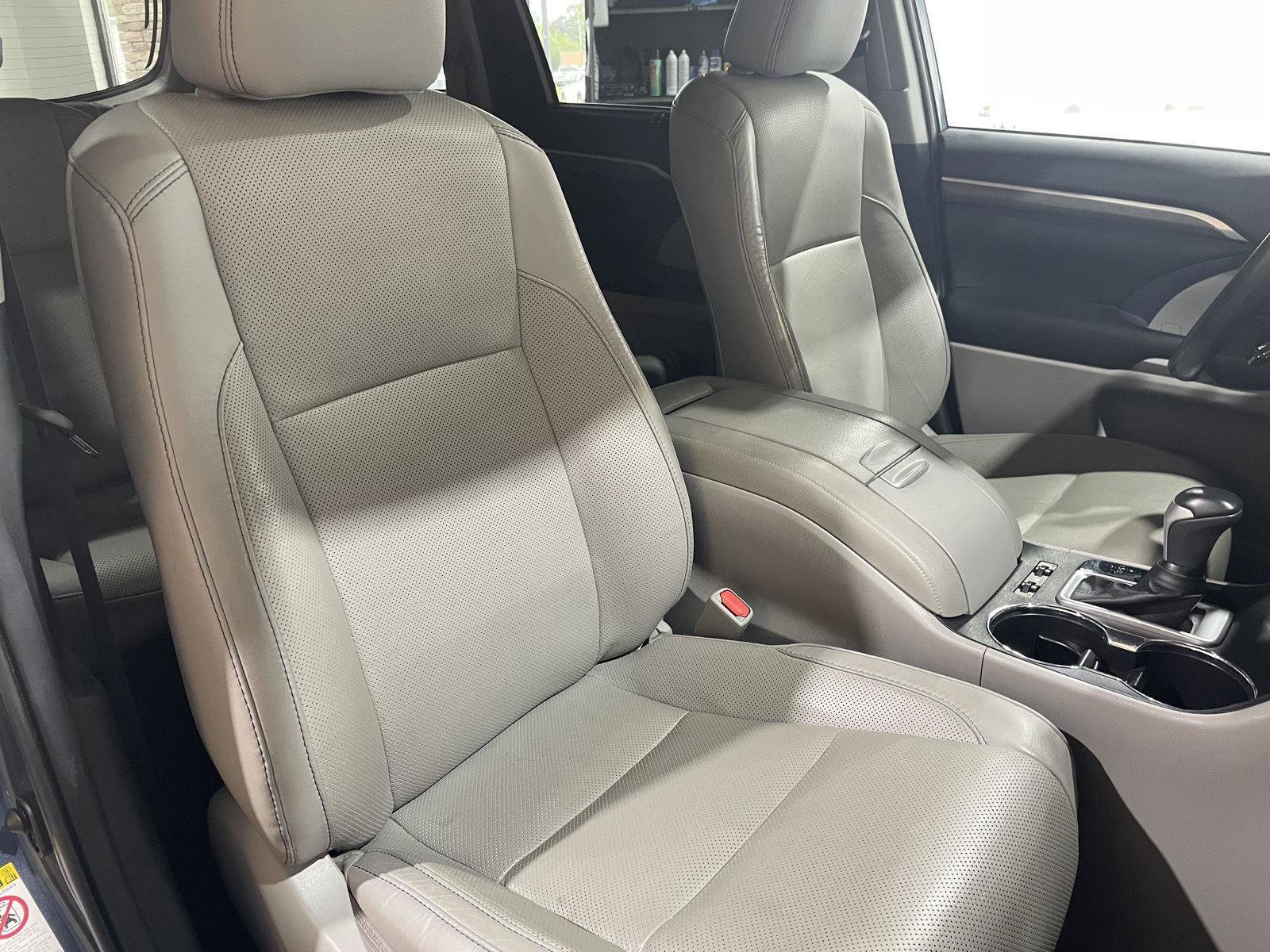 Used 2019 Toyota Highlander Limited AWD/4WD image 26