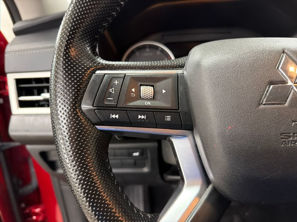 Used 2024 Mitsubishi Outlander SE AWD/4WD image 19