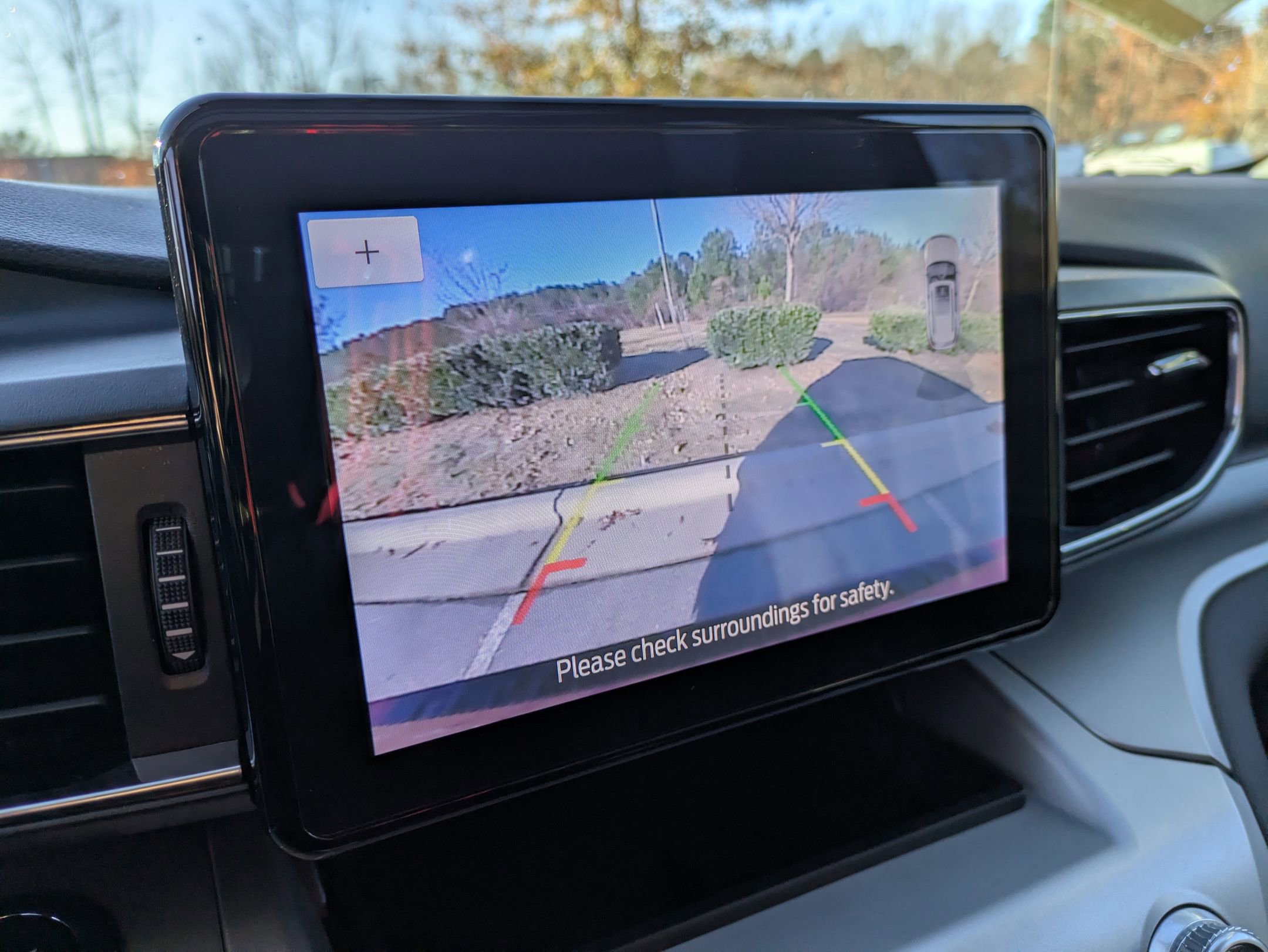 Certified 2022 Ford Explorer XLT w/ Equipment Group 202A image 23