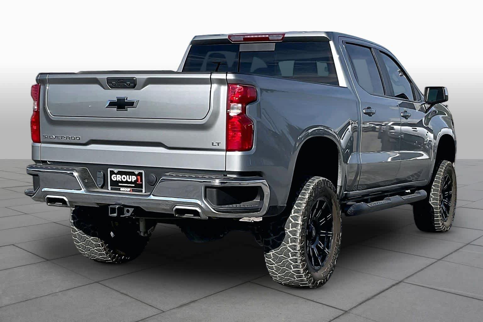 Used 2025 Chevrolet Silverado 1500 LT AWD/4WD image 13
