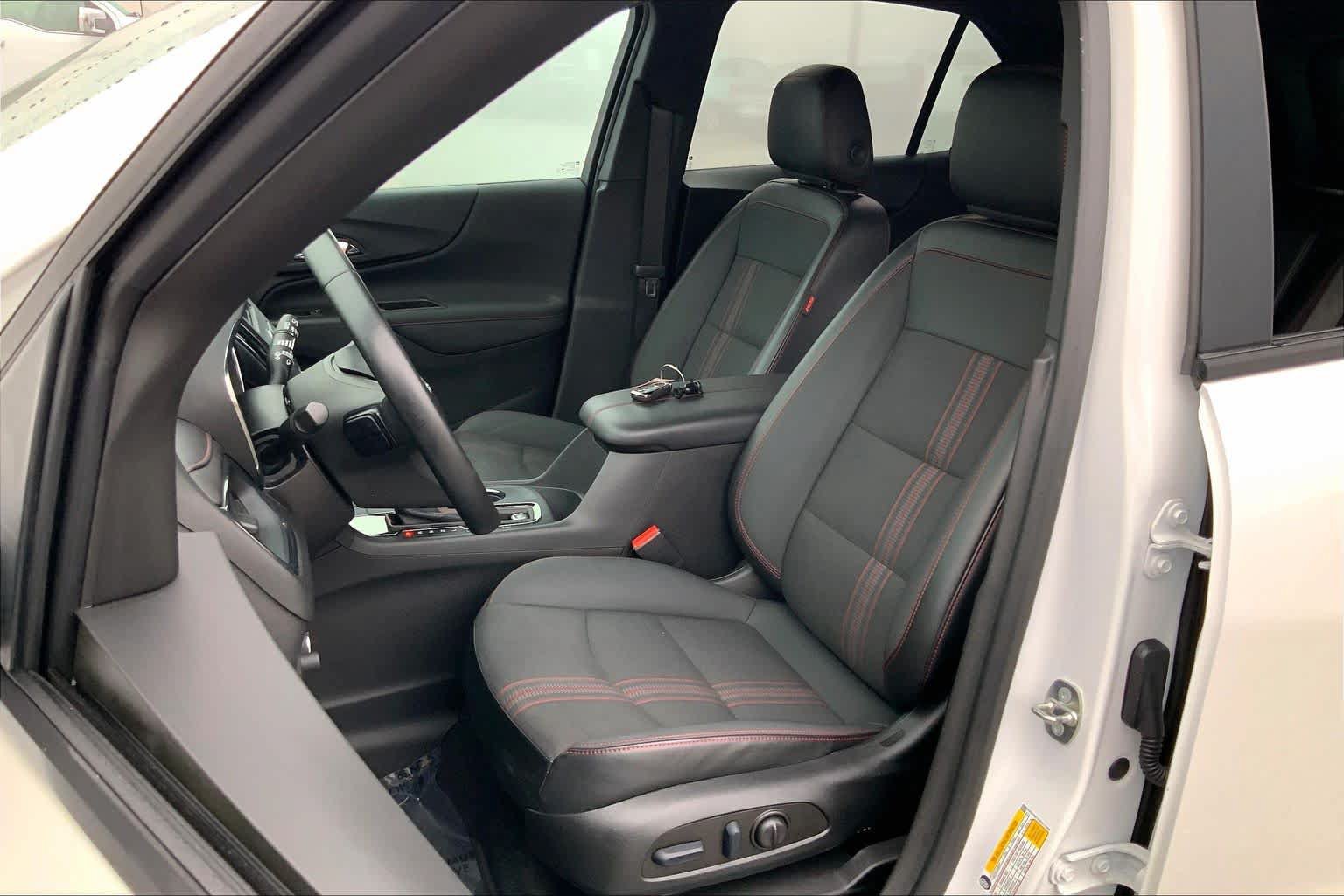 Used 2023 Chevrolet Equinox RS FWD image 8
