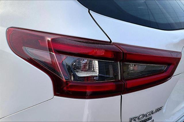 Used 2022 Nissan Rogue Sport SV w/ Technology Package image 33