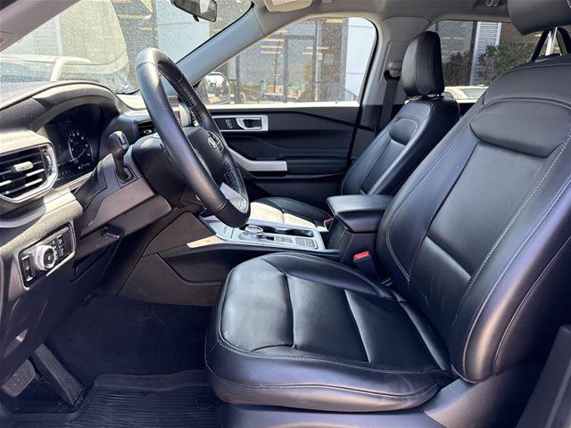 Certified 2023 Ford Explorer XLT w/ Equipment Group 202A RWD image 3