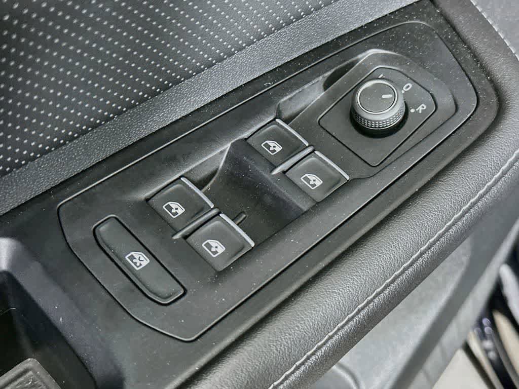 Used 2024 Volkswagen Atlas Cross Sport SE FWD image 28