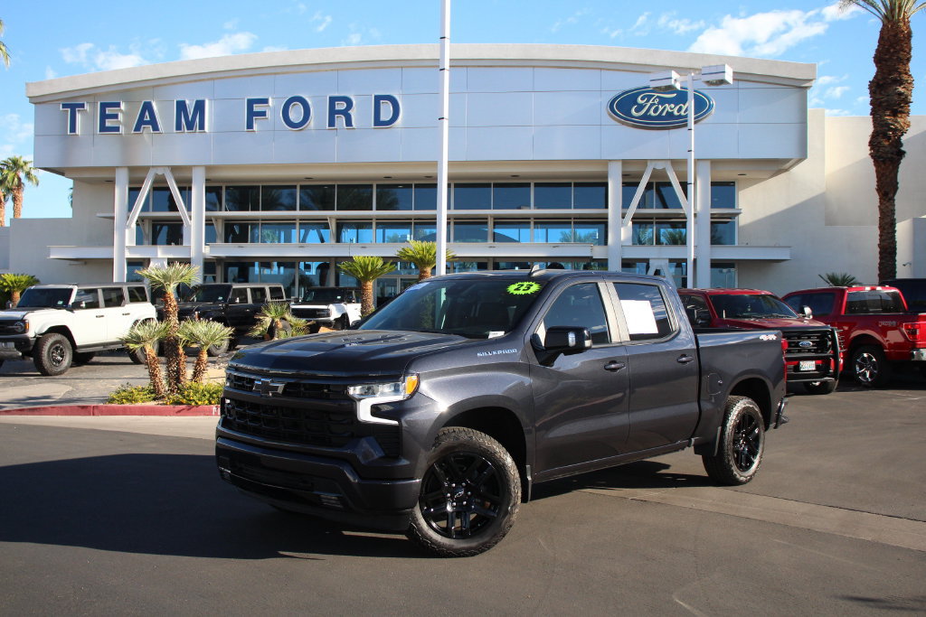 Used 2023 Chevrolet Silverado 1500 RST w/ Convenience Package II AWD/4WD image 2