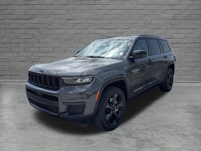 Used 2023 Jeep Grand Cherokee L Altitude AWD/4WD image 3