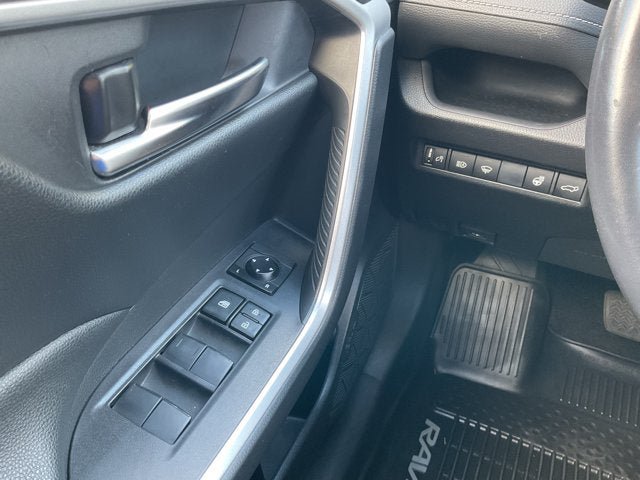 Used 2019 Toyota RAV4 XLE w/ Convenience Package AWD/4WD image 18