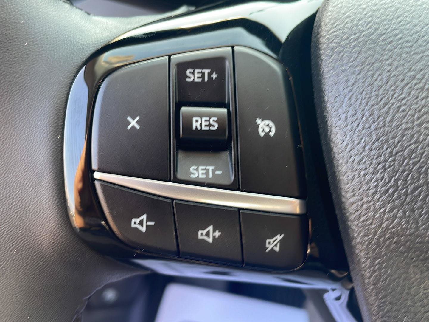 Certified 2022 Ford Escape SEL w/ Technology Package FWD image 15