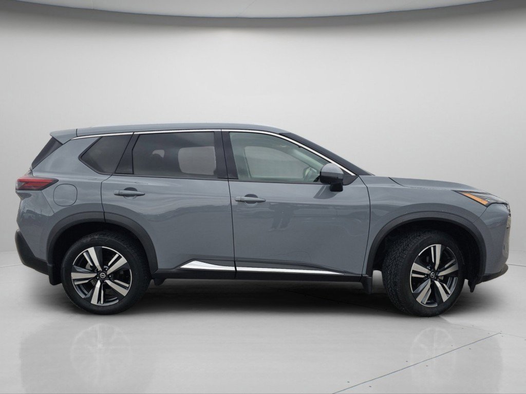 Used 2021 Nissan Rogue SL image 3