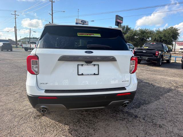 Certified 2021 Ford Explorer XLT w/ Equipment Group 202A AWD/4WD image 6