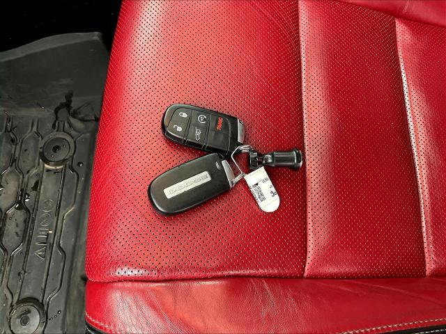 Used 2022 Dodge Durango R/T w/ Tow 'N Go Group AWD/4WD image 38